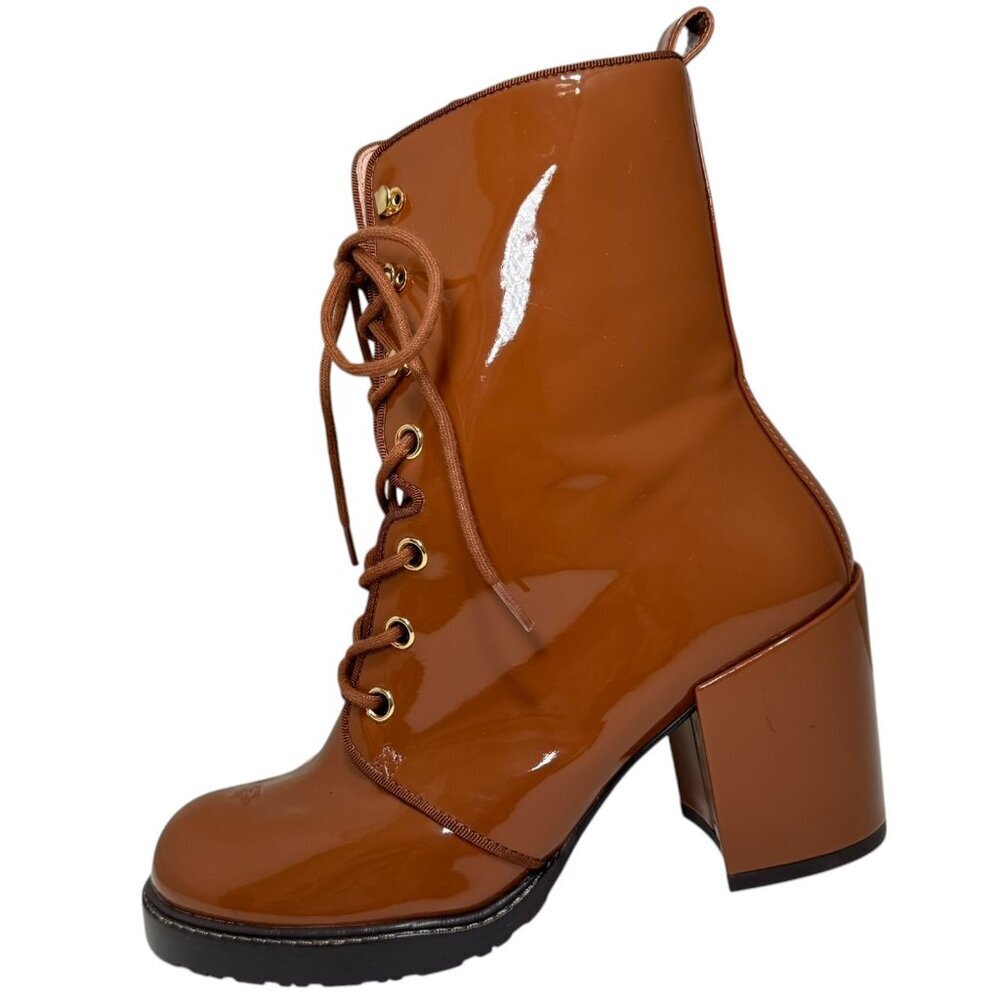 Stuart Weitzman-Cassey Bootie Cappuccino‎ patent Leather Lace up size 5.5 NEW
